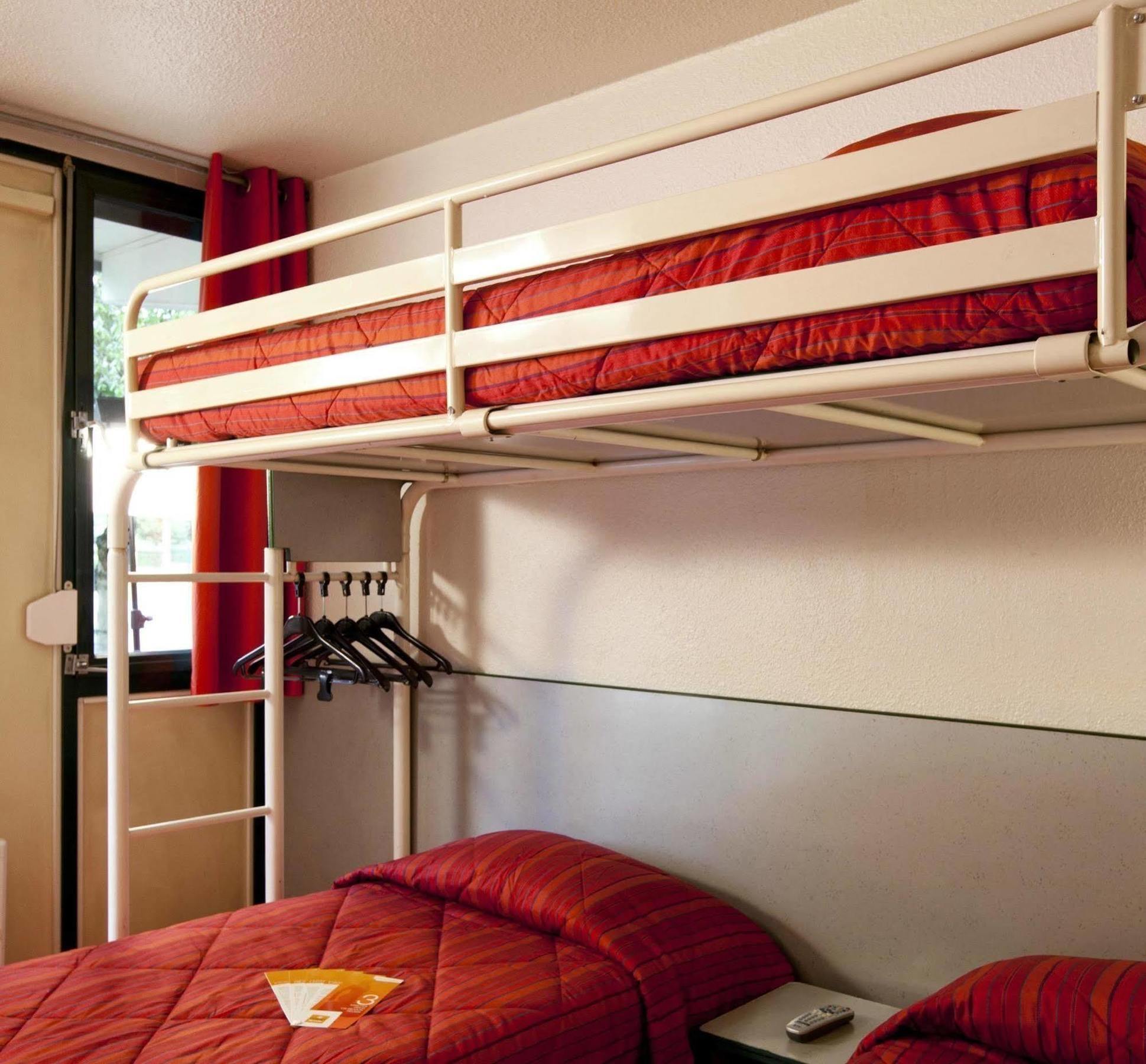 Premiere Classe Tarbes - Bastillac Bagian luar foto
